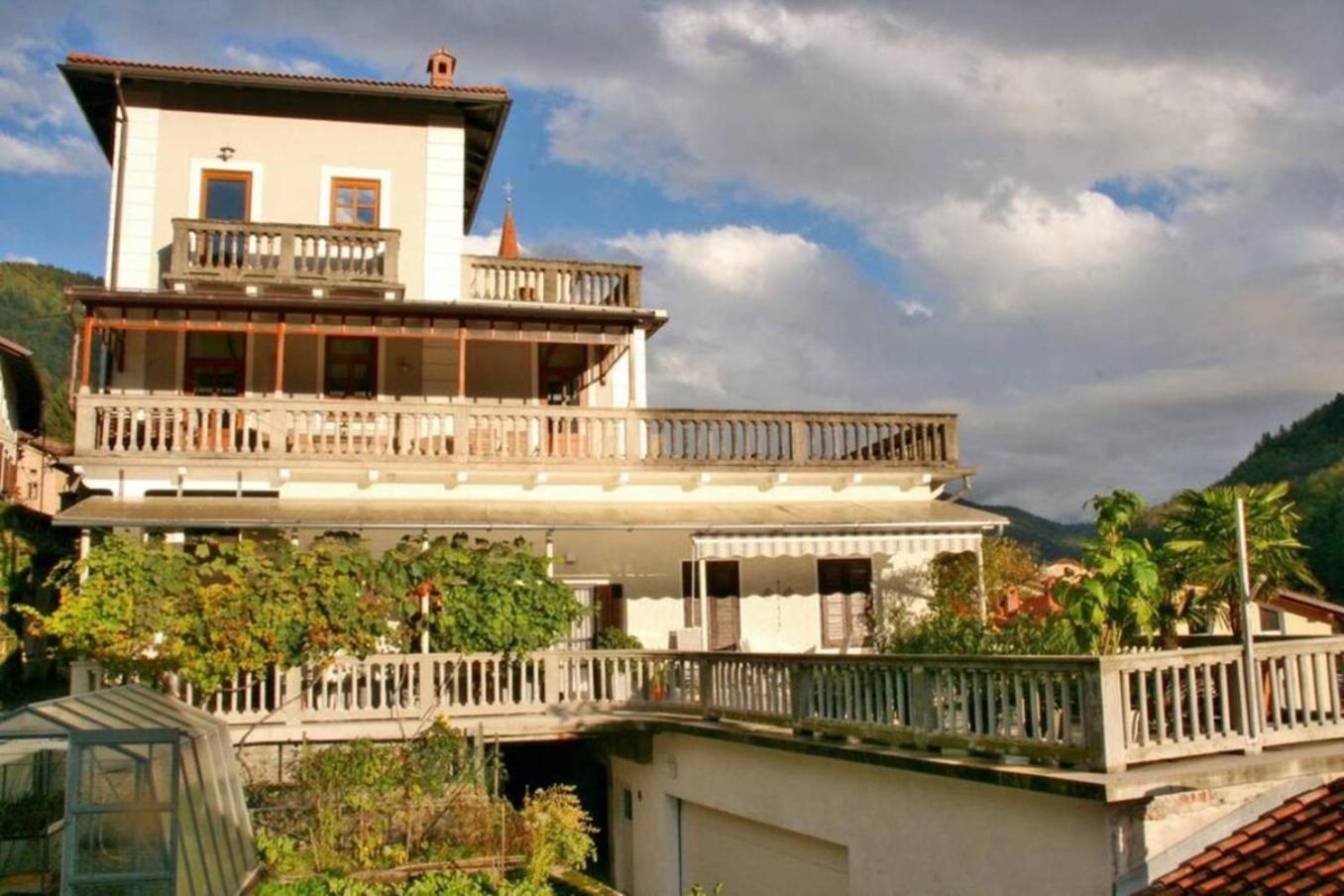 Stylish Penthouse With Large Terrace Most na Soči Exterior foto